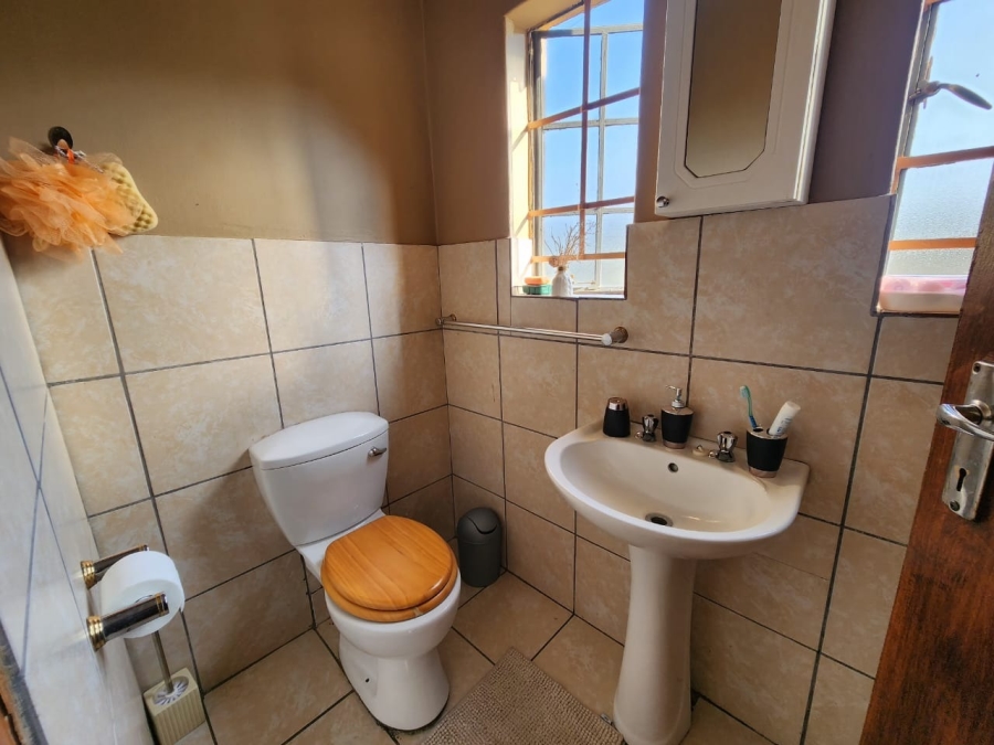 3 Bedroom Property for Sale in Azalea Park North West